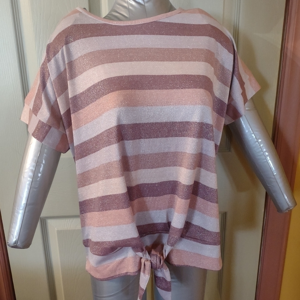 89th & Madison Women’s Short Sleeve Purple Pink Stripe Blouse Size Medium Tie